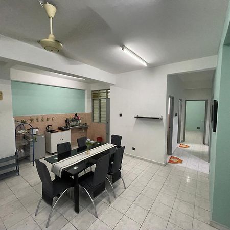 Blissful Breeze 4 Rooms & Netflix By Ezyroom Melaka อาเยอร์ เกโระห์ ภายนอก รูปภาพ