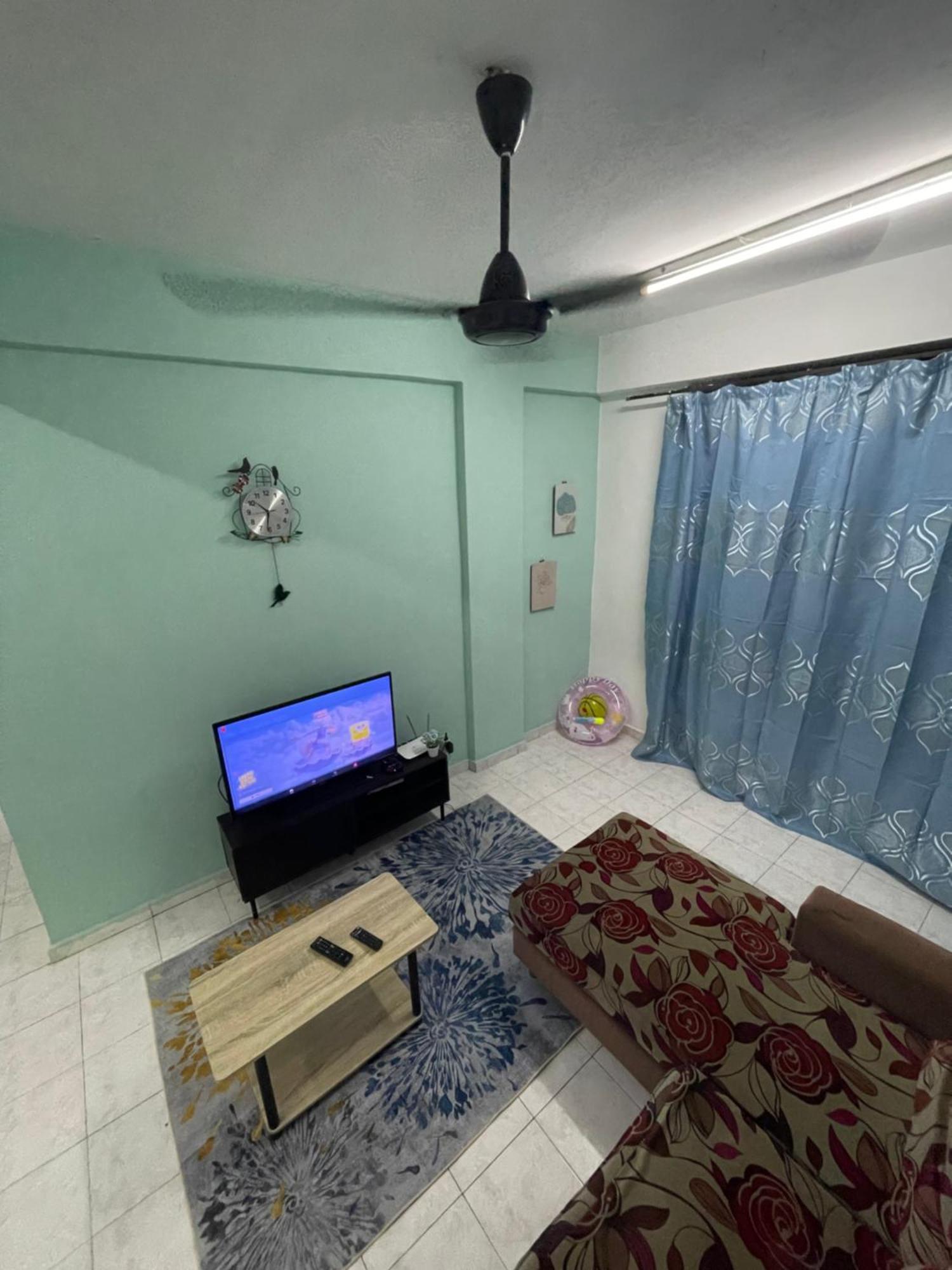 Blissful Breeze 4 Rooms & Netflix By Ezyroom Melaka อาเยอร์ เกโระห์ ภายนอก รูปภาพ