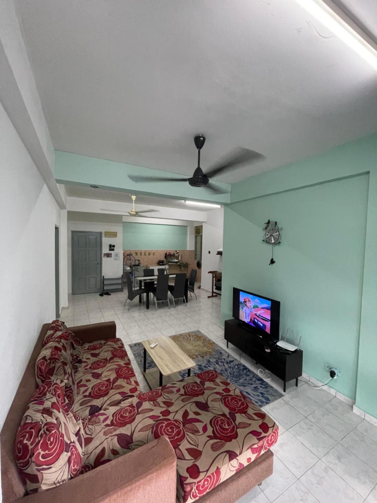 Blissful Breeze 4 Rooms & Netflix By Ezyroom Melaka อาเยอร์ เกโระห์ ภายนอก รูปภาพ